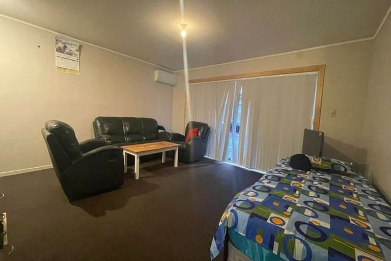 Photo of property in 2/66 Huia Road, Papatoetoe, Auckland, 2025