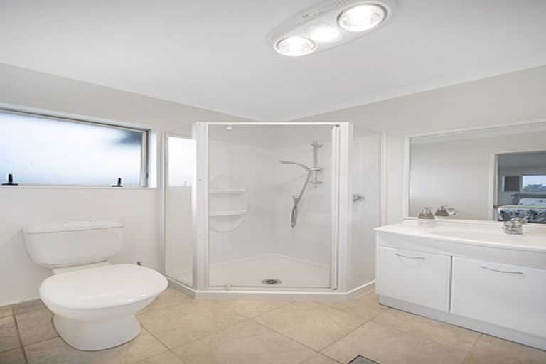 Photo of property in 39 Jadewynn Drive, Massey, Auckland, 0614