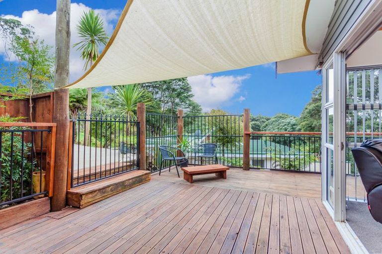 Photo of property in 9 Karapiti Place, Glen Eden, Auckland, 0602