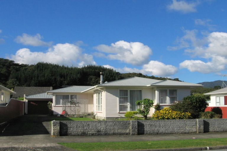 Photo of property in 20 Momona Street, Wainuiomata, Lower Hutt, 5014