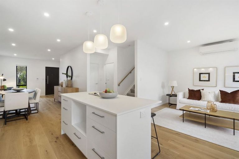 Photo of property in 53b Eversleigh Road, Belmont, Auckland, 0622