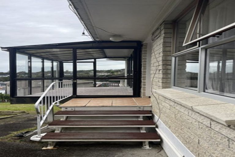 Photo of property in 1/16 Nigel Road, Browns Bay, Auckland, 0630