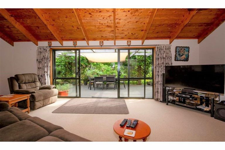 Photo of property in 21 Karaka Drive, Kerikeri, 0230