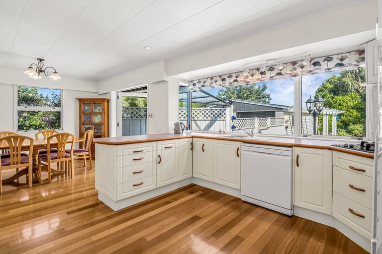 Photo of property in 8 Capri Place, Awapuni, Palmerston North, 4412