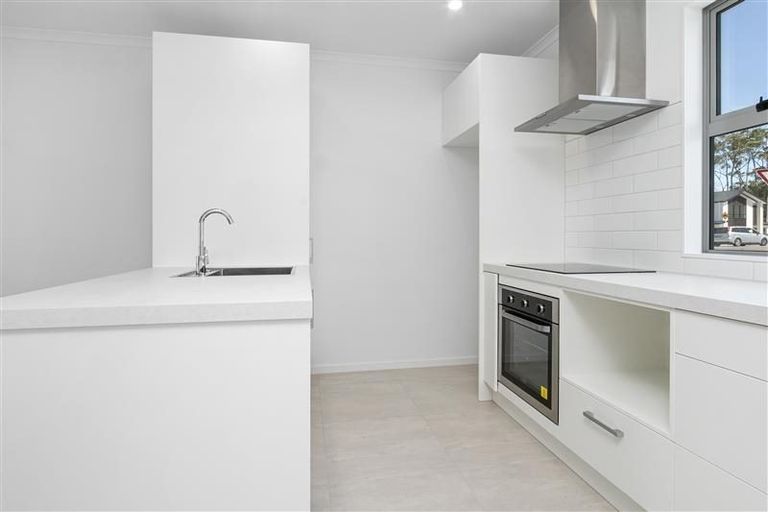 Photo of property in 24 Gilbert Hall Way, Swanson, Auckland, 0614