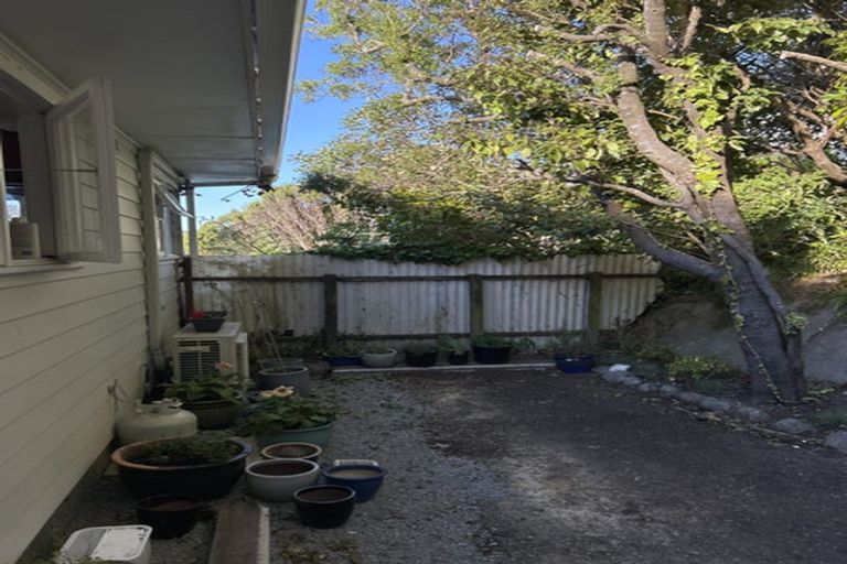 Photo of property in 18 Aplin Terrace, Ngaio, Wellington, 6035
