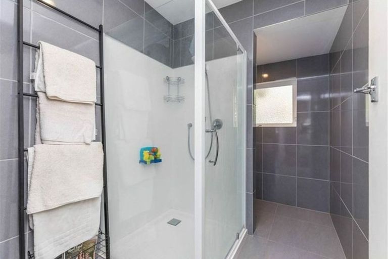 Photo of property in 1/65 Eskdale Road, Birkdale, Auckland, 0626