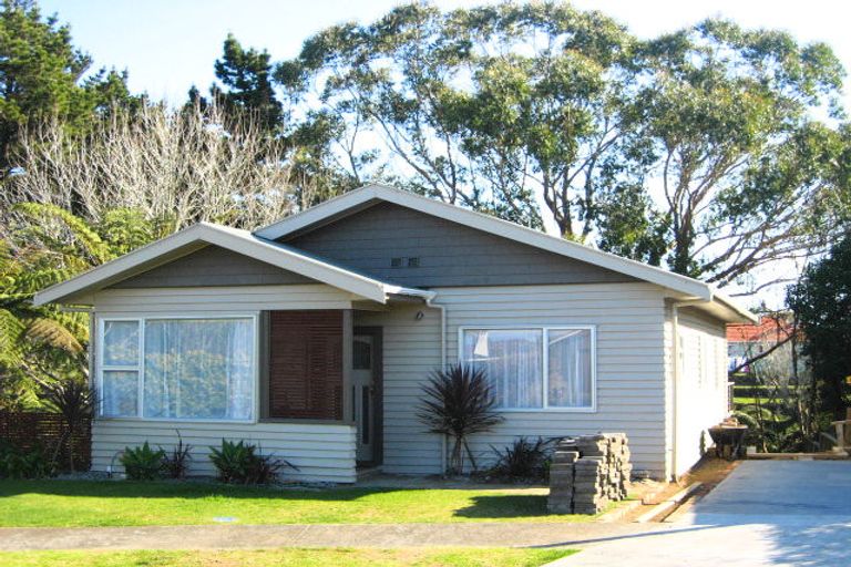 Photo of property in 22 Mayfair Place, Westown, New Plymouth, 4310