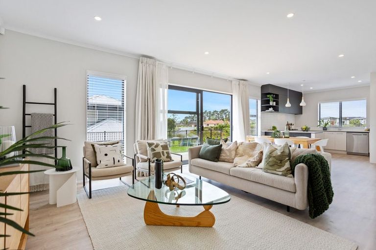 Photo of property in 35 Barrel Crescent, Swanson, Auckland, 0614