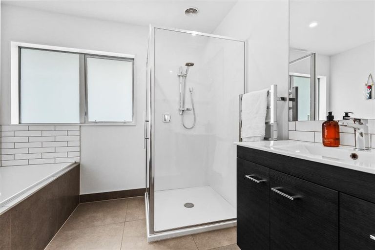 Photo of property in 21 Alexandra Street, Riverhead, 0820