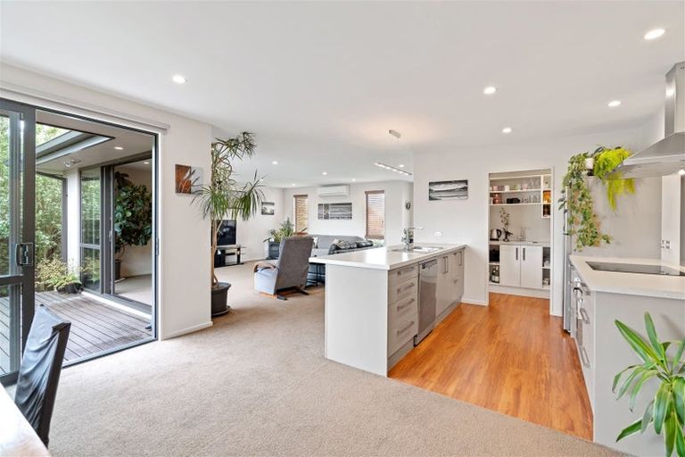 Photo of property in 76 Rowan Avenue, Aranui, Christchurch, 8061