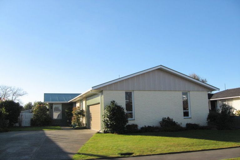 Photo of property in 16 Greenock Street, Redwood, Christchurch, 8051