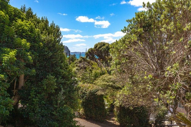 Photo of property in 232 Russell Bruce Place, Onemana, Whangamata, 3691