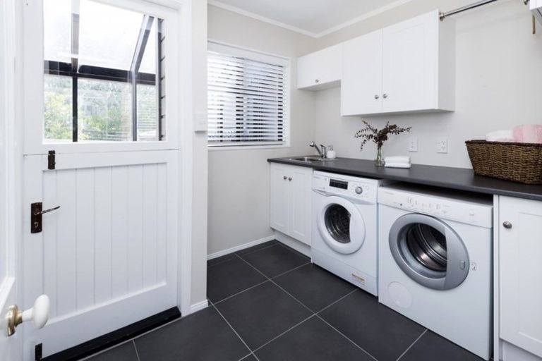 Photo of property in 9 Colleen Court, Cockle Bay, Auckland, 2014