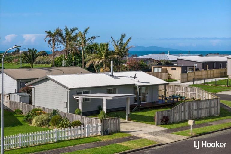 Photo of property in 5a Adela Stewart Drive West, Athenree, Waihi Beach, 3177