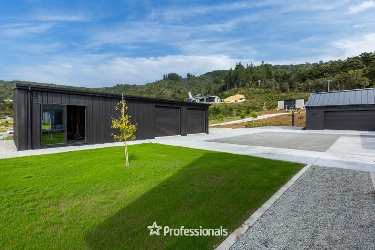 Photo of property in 478 Katherine Mansfield Drive, Blue Mountains, Upper Hutt, 5371
