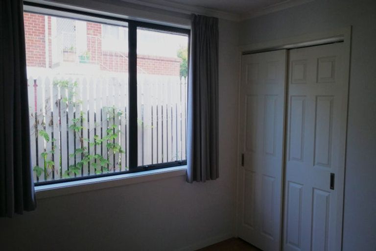 Photo of property in 26a Raleigh Road, Northcote, Auckland, 0627