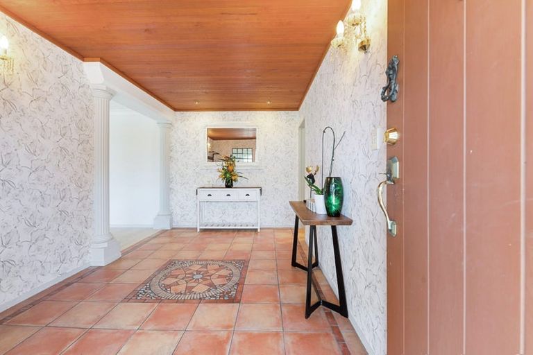 Photo of property in 22 Hoyte Place, Pukehangi, Rotorua, 3015