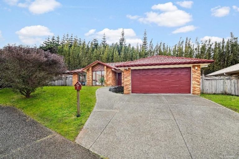 Photo of property in 8 Fernbank Lane, Greenhithe, Auckland, 0632