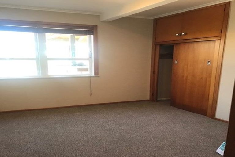 Photo of property in 30a Te Atatu Road, Te Atatu South, Auckland, 0610