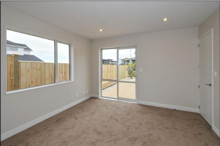 Photo of property in 27 Caldera Drive, Long Bay, Auckland, 0630