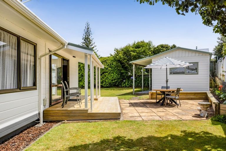 Photo of property in 23 Rospeath Crescent, Spotswood, New Plymouth, 4310