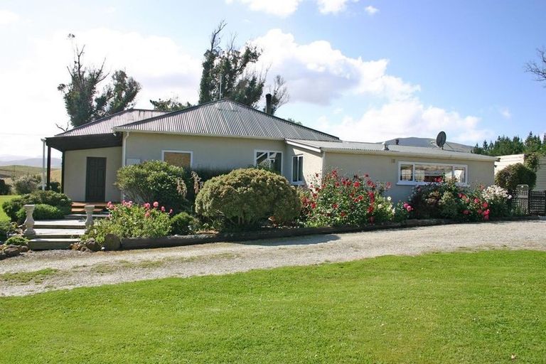 Photo of property in 40 Shaw Road, Glenpark, Palmerston, 9481