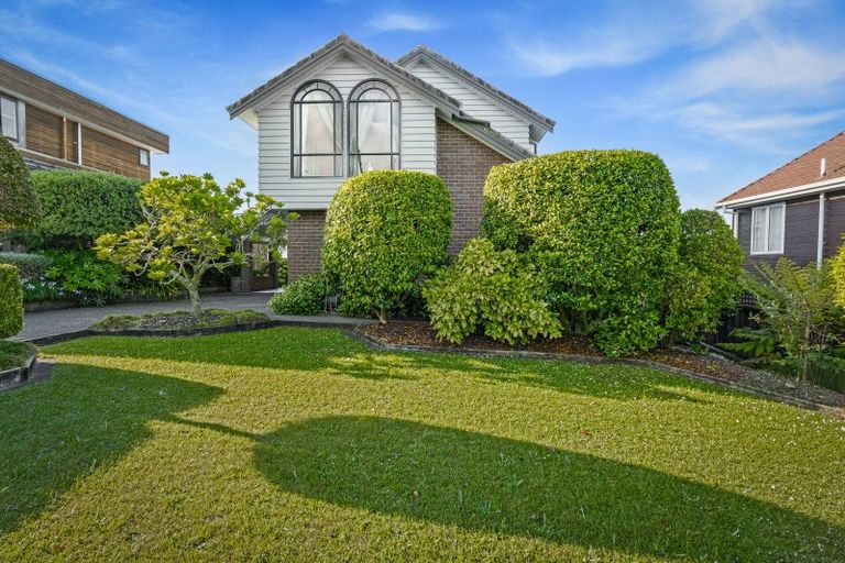 Photo of property in 28 Bellbird Rise, Murrays Bay, Auckland, 0630