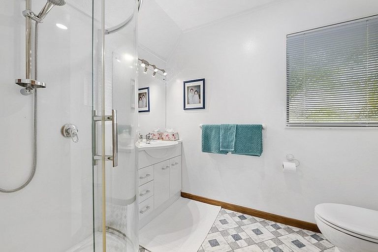 Photo of property in 3 Chichester Drive, Pinehaven, Upper Hutt, 5019