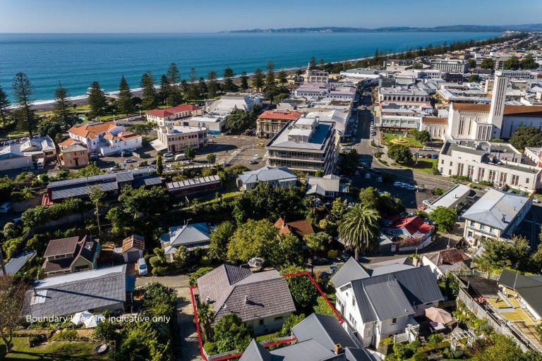 Photo of property in 8 Brewster Street, Bluff Hill, Napier, 4110