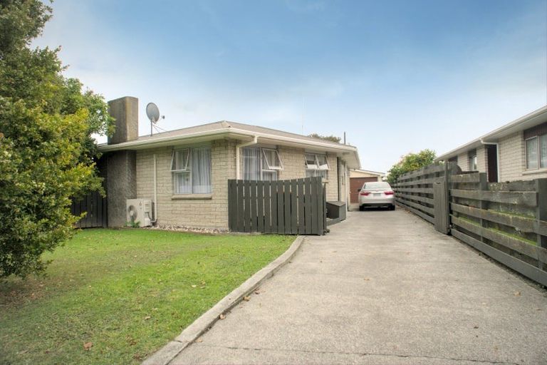 Photo of property in 27 Meadowbrook Drive, Cloverlea, Palmerston North, 4412