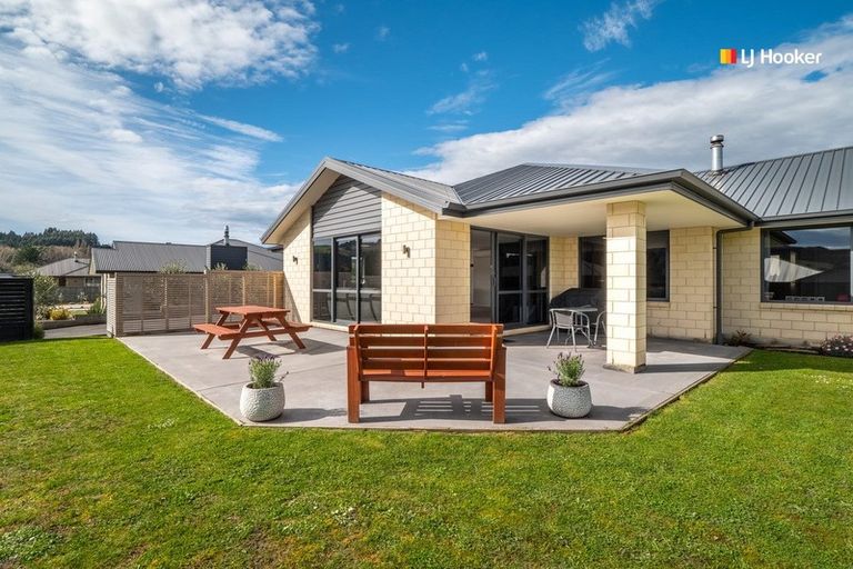 Photo of property in 74 Grandvista Drive, Green Island, Dunedin, 9018