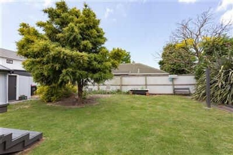 Photo of property in 16 Field Terrace, Upper Riccarton, Christchurch, 8041