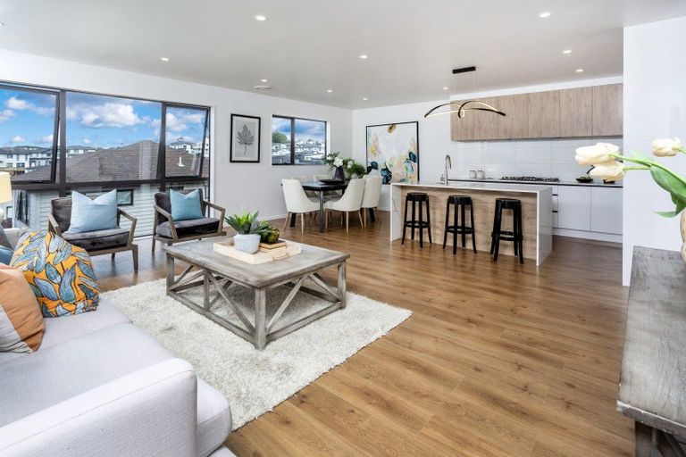 Photo of property in 25 Baumea Rise, Massey, Auckland, 0614