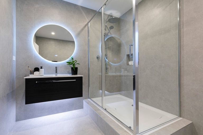 Photo of property in 4 Kerrymaria Place, Hillcrest, Auckland, 0627