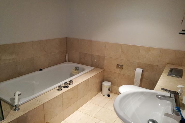 Photo of property in The Metropolis Apartments, 812/1 Courthouse Lane, Auckland Central, Auckland, 1010