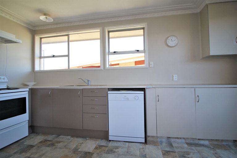 Photo of property in 8 Campbell Street, Alexandra, 9320