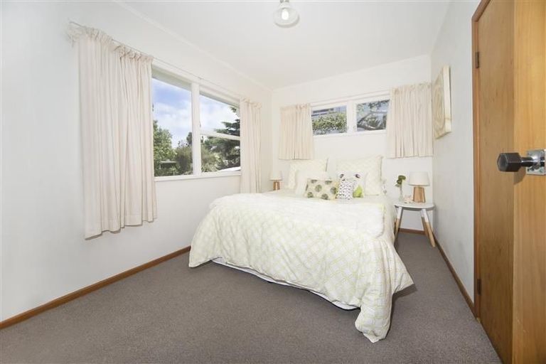 Photo of property in 39 Lynden Avenue, Hillcrest, Auckland, 0627