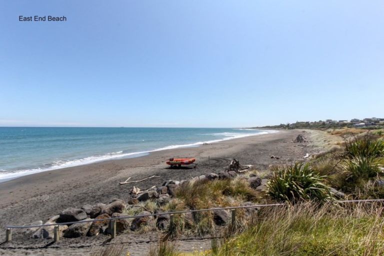 Photo of property in 4 Hamblyn Street, Strandon, New Plymouth, 4312