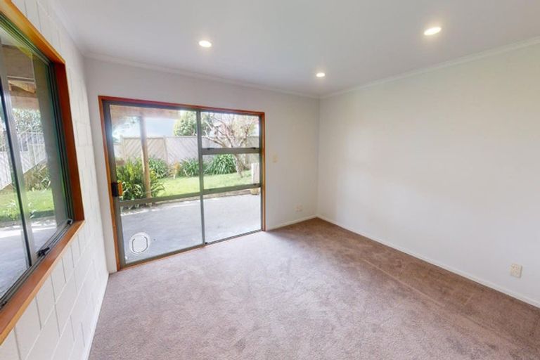 Photo of property in 34 Kilkenny Place, Fitzherbert, Palmerston North, 4410