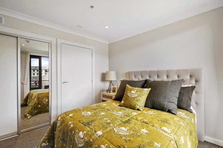 Photo of property in 14/30 Ambassador Glade, Orewa, 0931