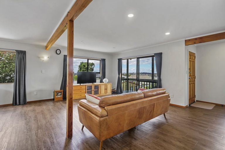 Photo of property in 1/254 Sturges Road, Henderson, Auckland, 0612