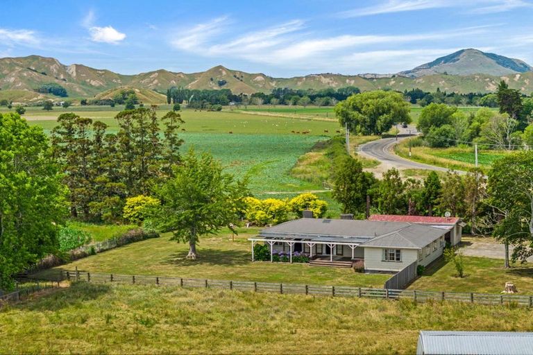 Photo of property in 560 Waiapu Road, Tolaga Bay, 4077