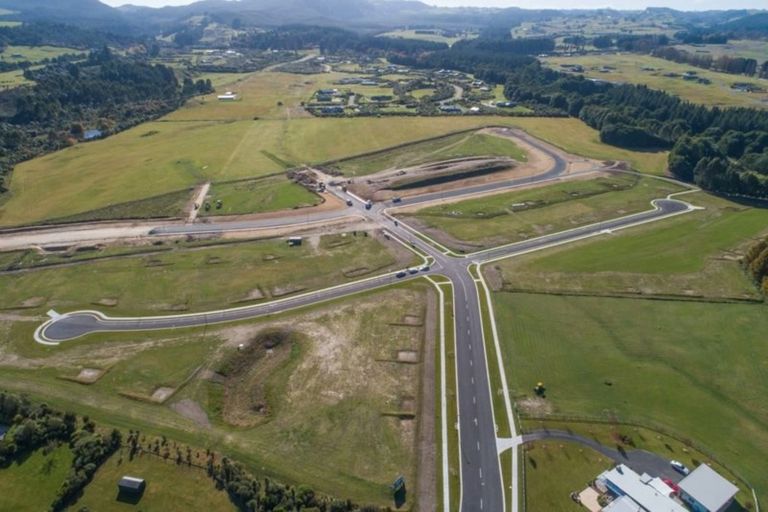 Photo of property in 3 Kahikatea Drive, Kinloch, Taupo, 3377