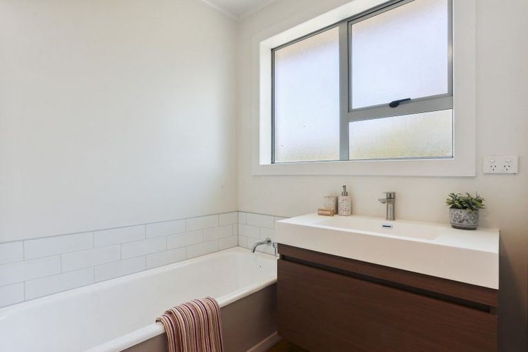 Photo of property in 175 Pages Road, Wainoni, Christchurch, 8061