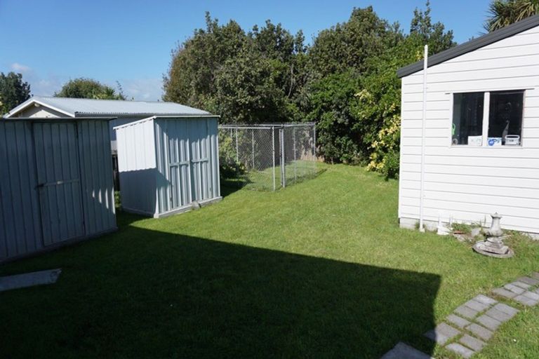 Photo of property in 16 Dewe Terrace, Foxton Beach, Foxton, 4815