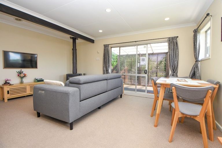 Photo of property in 65 Victoria Street, Carterton, 5713