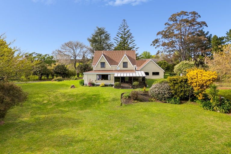 Photo of property in 137 Kayelene Place, Omokoroa, 3114