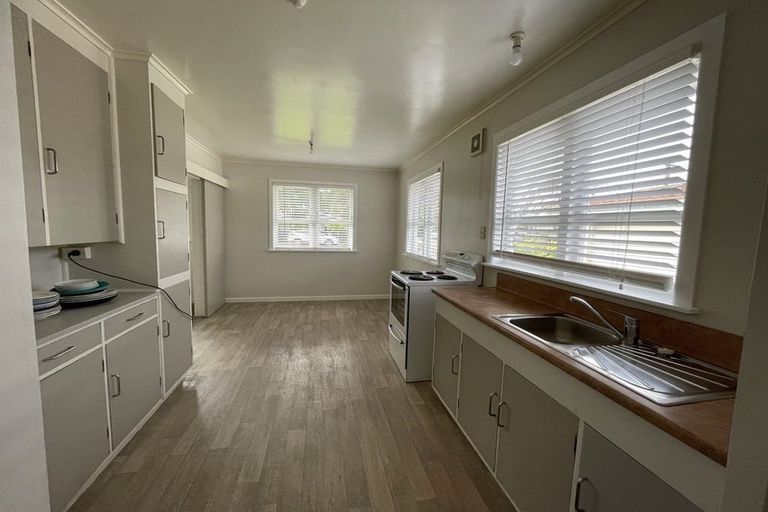 Photo of property in 28 Hillcrest Avenue, Hillcrest, Auckland, 0627