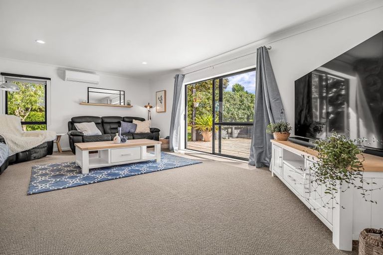 Photo of property in 5 Springvale Road, Waiuku, 2123